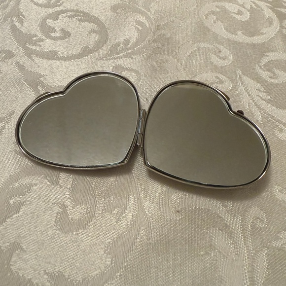 Brighton Compact Mirror - Picture 3 of 6